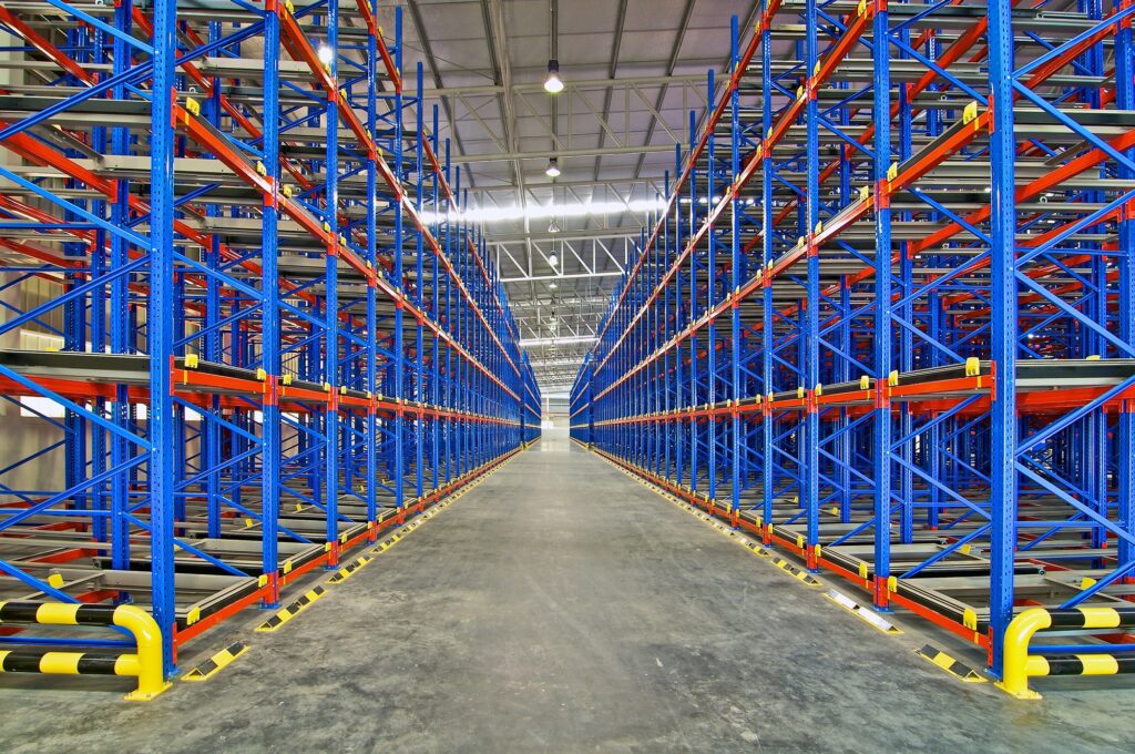 Sistema di scaffalature per pallet in metallo per stoccaggio di scaffalature da magazzino
